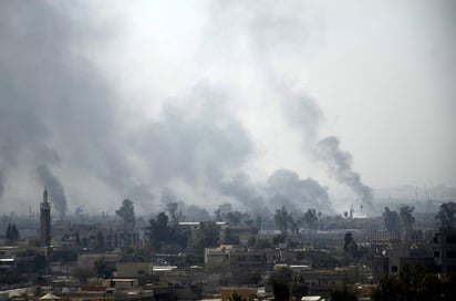 Las fuerzas iraquíes irrumpieron este jueves en el perímetro urbano de la mitad oeste de Mosul, el último gran bastión del EI en el norte de Irak. (EFE)