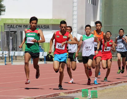 Los mejores atletas juveniles e infantiles del estado de Durango, dieron su máximo esfuerzo en la Perla del Guadiana para ganarse su lugar. Intensa actividad de atletismo en estatal