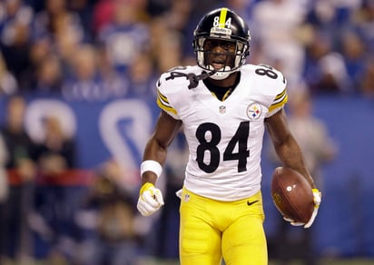 Antonio Brown será el receptor mejor pagado de la NFL. (Archivo)