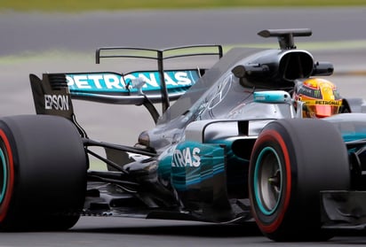 Hamilton, que en la víspera había rodado en 1:21.765, hoy lo ha hecho en 1:20.983. La fiabilidad del Mercedes ha quedado acreditada en que fue el equipo más rápido, pero también en que ha sido el que más ha rodado, ya que dispuso de hasta 64 giros sobre el trazado de Montmeló.
