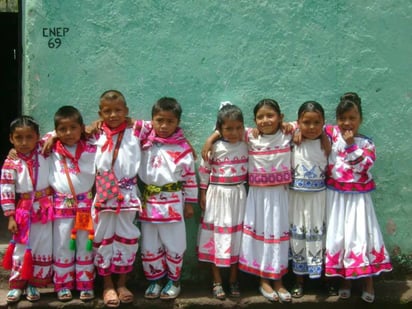 Diferencias. Cada grupo y comunidad decidirá su uniforme tradicional. 