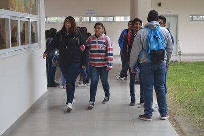 Apoyo. Coecyt apoyará a jóvenes para que cursen el toefl y puedan obtener una beca al extranjero. (EL SIGLO DE TORREÓN)