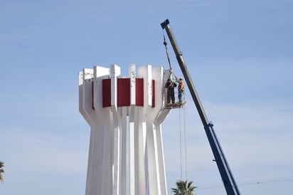 La construcción del emblema, situado a la entrada de Torreón, estuvo a cargo del prestigioso arquitecto y entonces director de Obras Públicas del municipio, Samuel Alatorre Morones. (EL SIGLO DE TORREÓN)