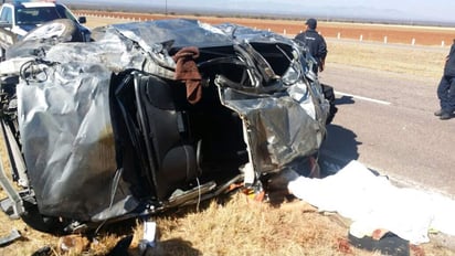 Muere hombre en volcadura en la autopista Gómez Palacio-Durango