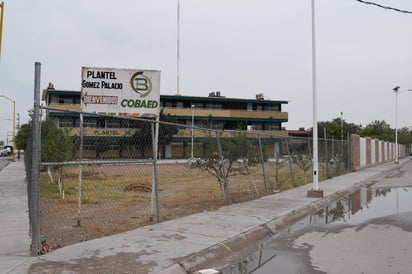 Reanudan. Los Colegios de Bachilleres suspendieron clases por algunos días; el de la colonia San Antonio reanudó ayer. 