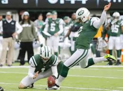 Nick Folk fue contratado por los Bucaneros de Tampa Bay, donde juega el pateador de origen mexicano Roberto Aguayo. Aguayo tendrá competencia en TB