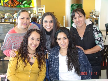 Coco Rincón, Blanca Castillo, Michell Quiroz, Angelina Montenegro y Marcela Álvarez