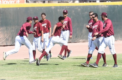 Los integrantes del equipo guinda tuvieron una práctica leve en el estadio de la Revolución para posteriormente hacer el viaje hacia territorio tamaulipeco, donde iniciarán hoy una seguidilla de 5 duelos amistosos. (Archivo)