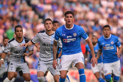 
Entrevistado antes de viajar con el equipo a Dallas, Texas, para su duelo amistoso ante Pumas de la UNAM, mencionó que una vez que logren el boleto a la segunda fase del torneo, ningún equipo querrá enfrentarlos porque con el futbol que ha mostrado, la “Máquina Celeste” es un cuadro complicado.