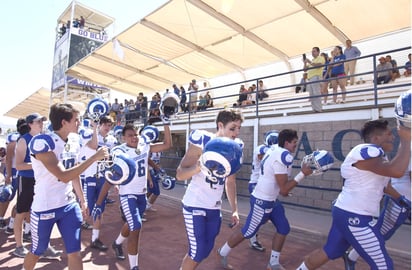 Los lanudos al finalizar el juego, agradecieron el apoyo de sus aficionados y familiares. (Fotografía Jesús Galindo)