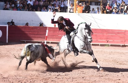 Para la tarde del próximo sábado 1 de abril, el rejoneador navarro viene con su cuadra completa de caballos – toreros, educados a la alta escuela y que lo han colocado como el mejor de la historia del rejoneo mundial. (ARCHIVO)