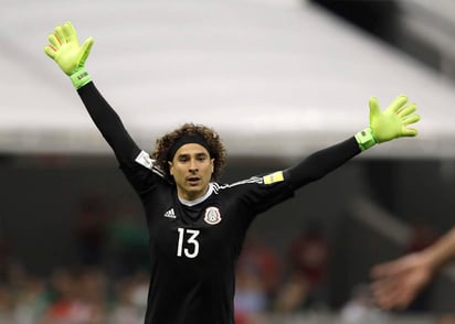 Guillermo Ochoa cumplió con una buena actuación en el encuentro del viernes a Costa Rica. (AP)