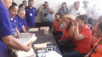 Registro. Martha Wong se registró ante el IEC por Alianza Ciudadana por Coahuila.