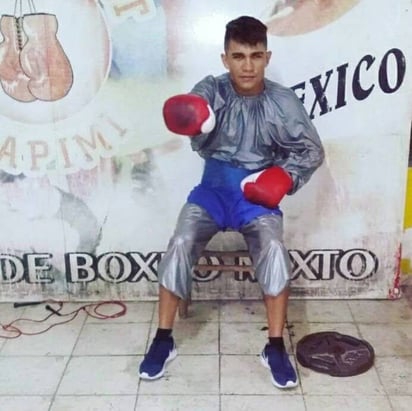 Josué 'Pelón' Portales fue uno de los pugilistas que ofrecieron ayer un entrenamiento público en La Jabonera. (Especial)