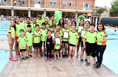 Equipo de Natación Delfines del Club San Isidro.