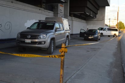 Revisión. Agentes de la Fepade aseguraron la bodega del Ayuntamiento de Torreón ubicada en bulevar Revolución y Jiménez. (EL SIGLO DE TORREÓN)