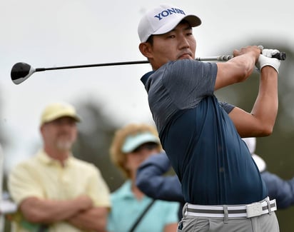 Sung Kang finalizó la tercera ronda un golpe debajo del par y se puso -17 para continuar en el liderato del torneo. (AP)