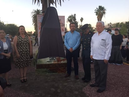 El busto se develó en la Alameda Zaragoza ya que en dicho lugar ya que fue el centro de reunión del General Francisco Villa con su escolta llamados los “Dorados”. (EL SIGLO DE TORREÓN)