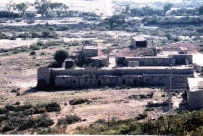 '…En mil ochocientos cincuenta, L. Zuloaga… en una de sus primeras providencias  ordenó construir una cuadra, la cual se levantó en cuatro muros, de cien varas por lado, y una sola puerta de entrada por el lado Oriente. En la esquina sureste de la cuadra se construyó un Torreón, desde cuya altura se vigilaban los alrededores…'.
