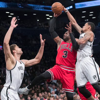 Dwyane Wade regresó ayer a la actividad con los Bulls. Chicago sufre una dolorosa derrota