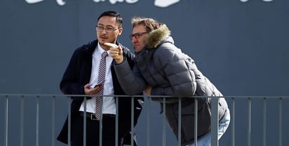 Tony Adams (d) será el director técnico del Granada en los últimos siete partidos de la temporada. (Cortesía)