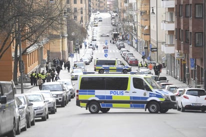 La policía no ha revelado un motivo para el ataque y ningún grupo extremista se lo ha atribuido. (ARCHIVO)