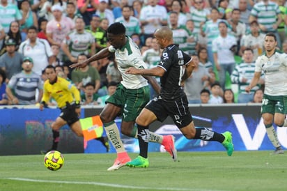 Santos Laguna y Rayados de Monterrey propusieron un partido vertical, mayormente ofensivo por parte de los locales, no obstante no bastó para obtener los 3 puntos por parte de los Guerreros. (RAMÓN SOTOMAYOR)