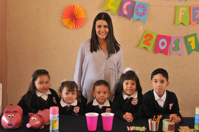 Isabel, Daniela, Sofía, Mateo, Sofía y Héctor