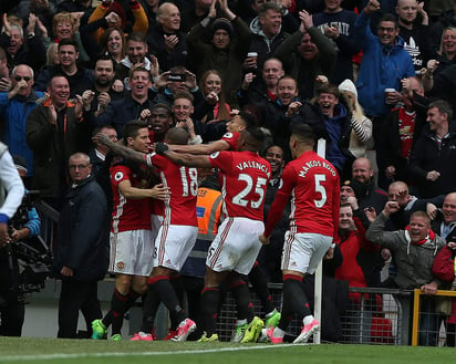 Con la victoria, Manchester United llegó a 60 puntos en el quinto lugar de la clasificación, mientras que Chelsea se quedó con 75 unidades. (EFE)