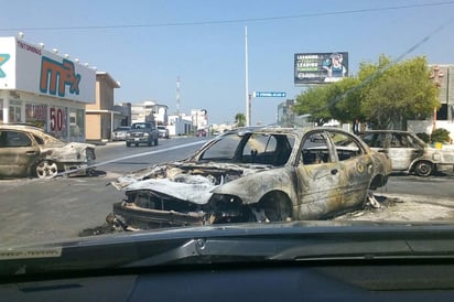 En Reynosa se registraron bloqueos, quema de vehículos y comercios en distintos puntos. (EL UNIVERSAL)