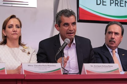 El líder priísta recordó los videoescándalos de Gustavo Ponce y René Bejarano, quienes eran funcionarios de la administración de López Obrador cuando fue jefe de Gobierno. (ARCHIVO)