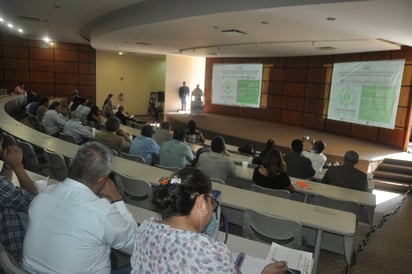 Propuestas. El Coecyt organizó un panel en el que participaron expertos en el tema del agua. (GUADALUPE MIRANDA)