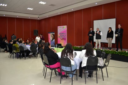 Reunión. Se espera en la reunión a mujeres que tienen negocios dados de alta en la Secretaría de Hacienda.