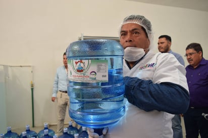 Embotelladora. El Sideapa cuenta ya con una planta embotelladora de agua purificada y alcalina.