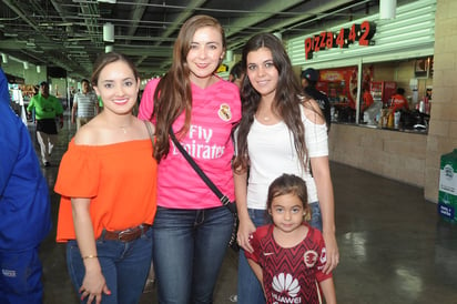 Evelyn, Mary, Mariel y Malu.

