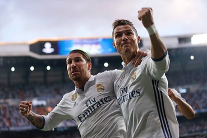 Sergio Ramos (i) resaltó el hecho de no permitir gol en el partido de ida. (AP)