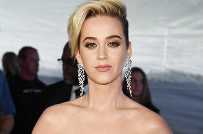 Enojo. Katy Perry hizo un chiste sobre su cabello y Barack Obama. (ARCHIVO)