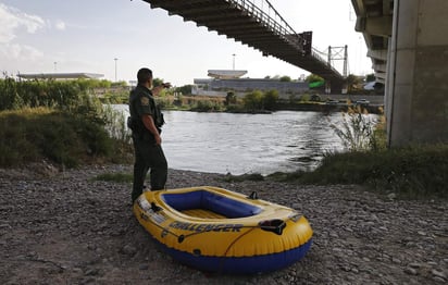 El descenso de la llegada de inmigrantes podría atribuirse a la nueva política y el nuevo mensaje del Gobierno del presidente, Donald Trump. (ARCHIVO)