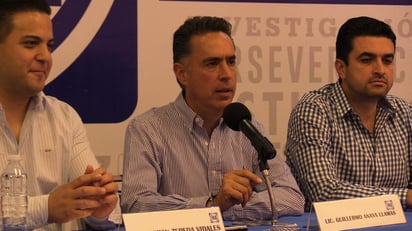 “Saltillo ocupa el 4 lugar, la gobierna el PAN, Saltillo es más segura que Torreón, donde gobierna Miguel Riquelme, la ciudad de Torreón es la más insegura de todo Coahuila, y la gobierna Riquelme”, comentó. (EL SIGLO DE TORREÓN)