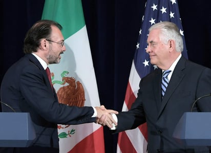 El anuncio es fruto de la reunión que mantuvieron en Washington el canciller mexicano, Luis Videgaray, su homólogo estadounidense, Rex Tillerson, así como el secretario mexicano de Gobernación, Miguel Ángel Osorio Chong, y el secretario de Seguridad Nacional de EU, John Kelly. (NOTIMEX)