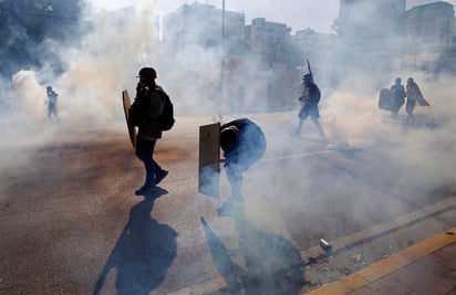 Se elevaron a ocho los fallecidos en menos de una semana en la que recrudecieron las protestas contra el gobierno de Nicolás Maduro. (AP)