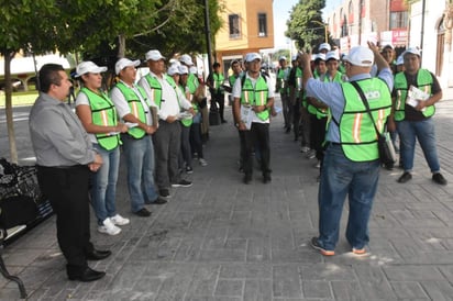 Durante esta primera etapa, las brigadas de registro al Sistema de Alerta Vecinal recorrieron las Avenidas Sarabia, Madero, Matamoros y Juárez, de la Calle Allende al Sur de la Ciudad, área en la que pudieron realizar la afiliación de un importante número de hogares. (EL SIGLO DE TORREÓN)