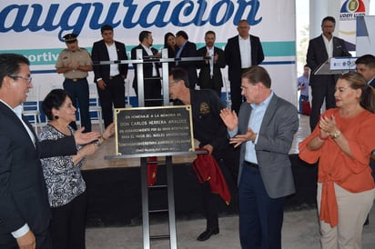 Develación. Se develó una placa en honor a Carlos Herrera, quien donó los terrenos para la UJED. (EL SIGLO DE TORREÓN)