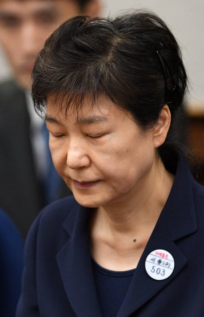 Acusada. La expresidenta de Corea del Sur compareció ayer por primera vez ante el tribunal. 