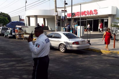 Las primeras indagaciones establecen que presuntamente un hombre armado intentó despojarlo de su unidad por lo que Camacho Zamudio, al parecer se resistió por lo que le dispararon en varias ocasiones.