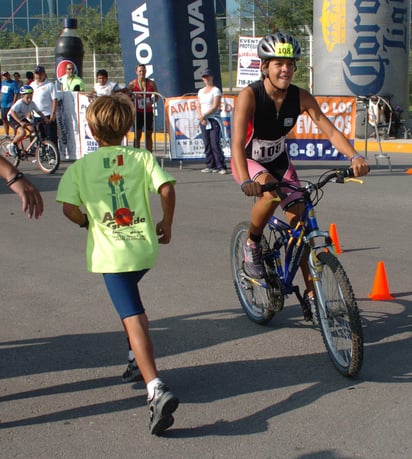 Un circuito ubicado en la carretera Matamoros-La Partida, será la sede del Duatlón, el cual consiste en 3 kilómetros de atletismo, 20 de bicicleta, cerrando con 2 otra vez de atletismo, para las categorías mayores.  (ARCHIVO) 
