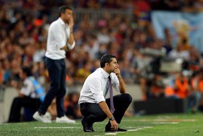 Valverde, nacido en Viandar de la Vera (Cáceres), inició su carrera como técnico asistente en el Athletic Club 