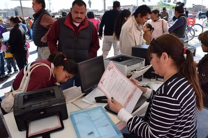 Registro. El nombre propio será puesto libremente por quien registre el nacimiento de una niña o niño y los apellidos serán uno de cada uno de los padres. (EL SIGLO DE TORREÓN)