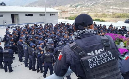 La tarde de este martes, los agentes de levantaron el paro sin que se cumplieran su demanda. Sin embargo, los agentes continúan acuartelados. (TWITTER)