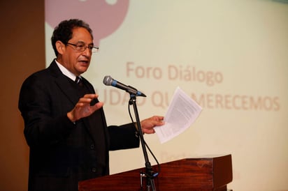 Responde con demanda. Sergio Aguayo es quien ahora demanda a Humberto Moreira por ‘difamación’.
